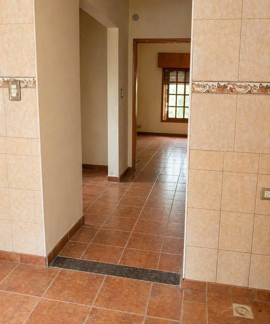 Casa en venta 4 dorm. calle 420 J. M. Gutierrez 3