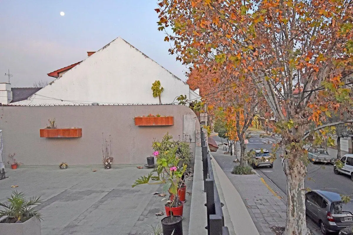 VENTA CASA  MULTIFAMILIAR EN ALBARIÑO 2162 CABA 3