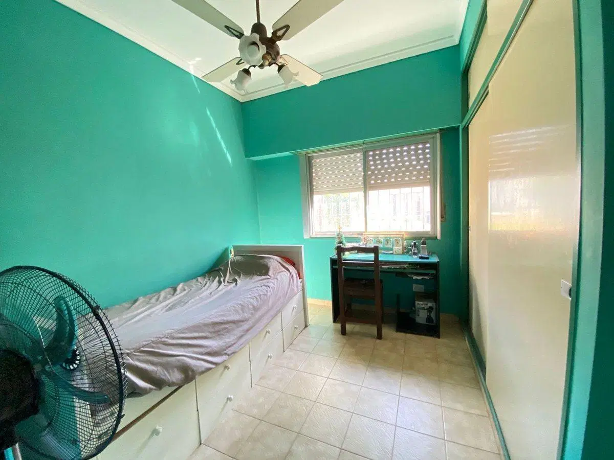 VENTA CASA C/ QUINCHO Y PATIO A METROS DE AV MITRE 4