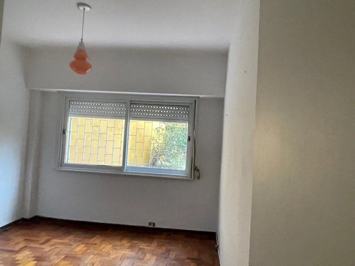 Venta 2 Ambientes  Venezuela 2100 Jardin y quincho 5