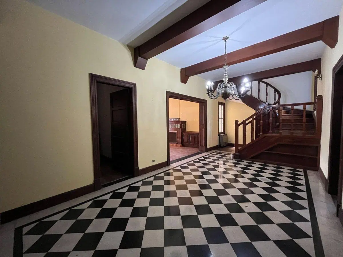 HERMOSA CASA ESTILO INGLES EN QUILMES - ÚNICA 3