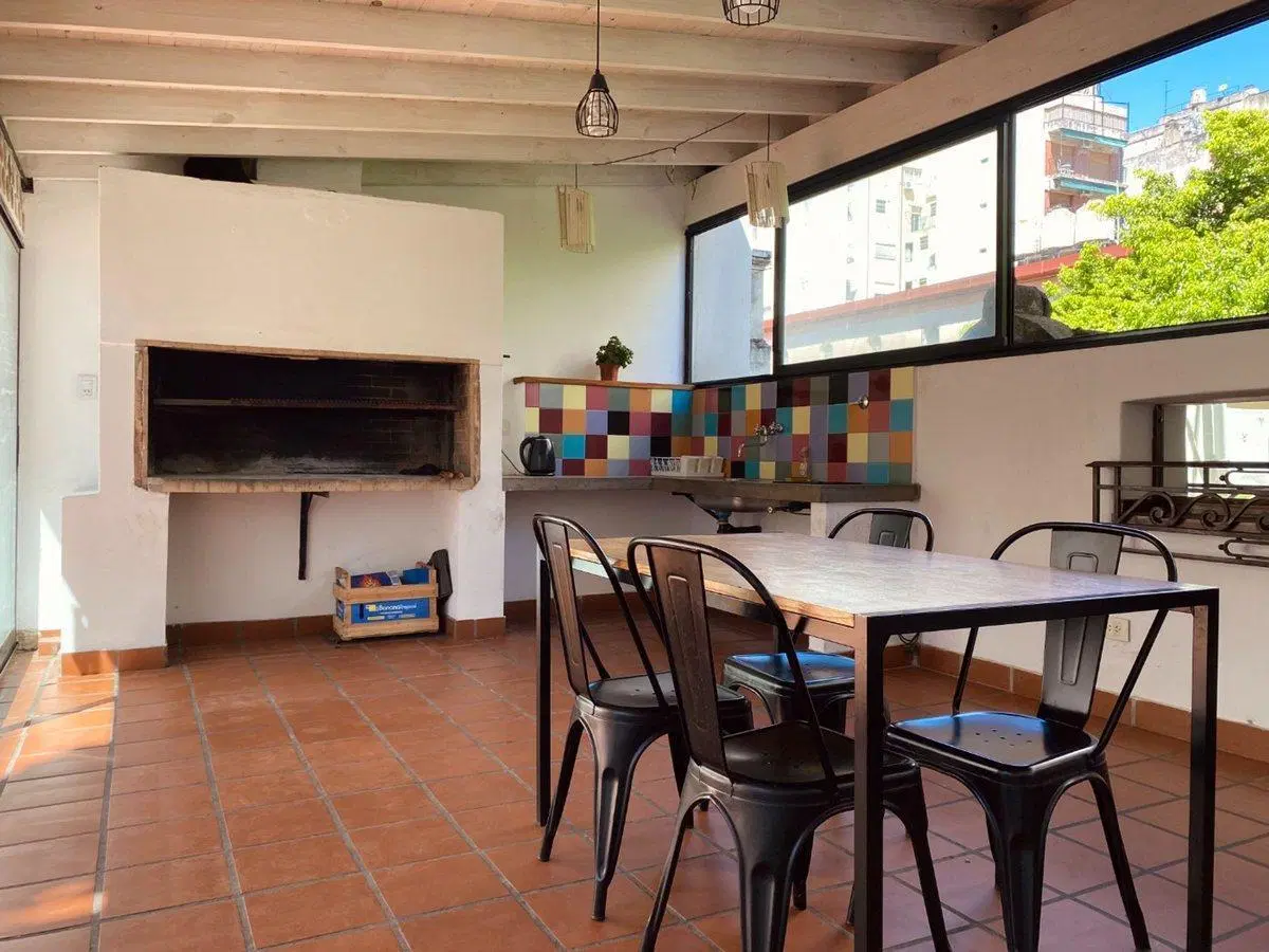 VENTA - CASA LOTE PROPIO -TERRAZA, QUINCHO Y PATIO 2