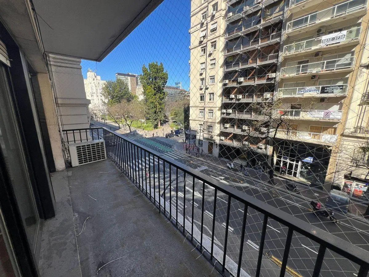 VENTA DEPTO 4 AMB AV CORDOBA 1300 5
