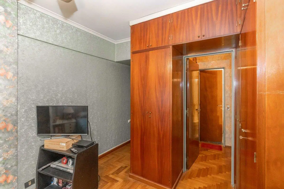 Venta de 3 ambientes + depencia + terraza propia! 5