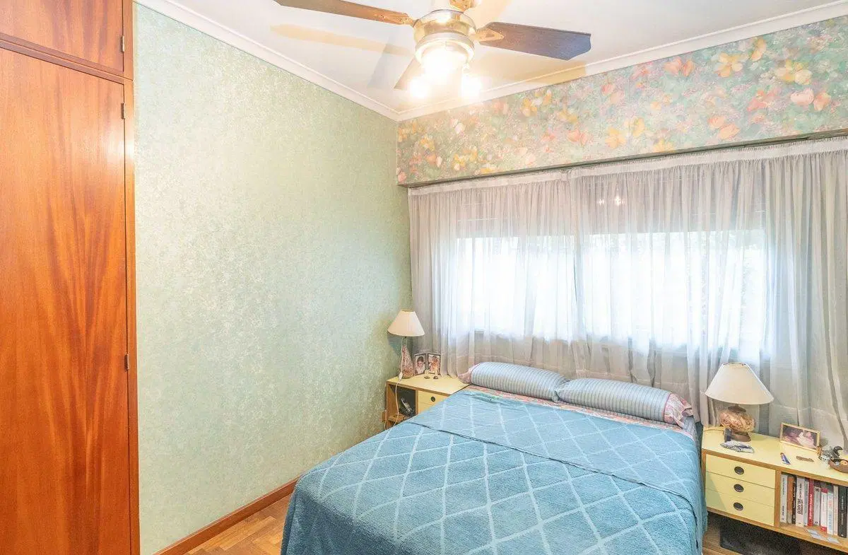 Venta de 3 ambientes + depencia + terraza propia! 4