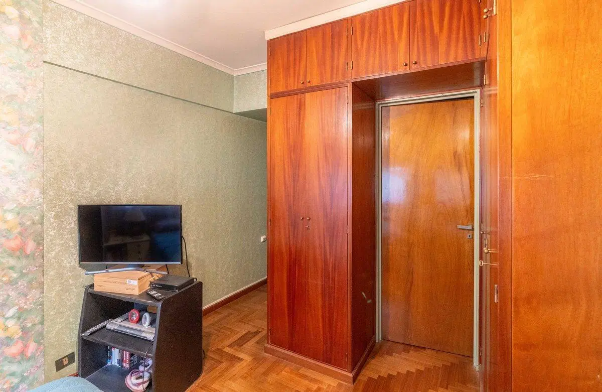 Venta de 3 ambientes + depencia + terraza propia! 3