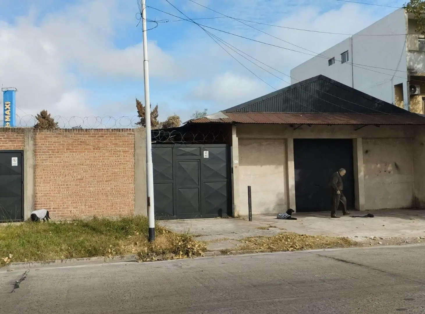 DEPOSITO + VIVIENDA. VENTA EN BLOCK. 2