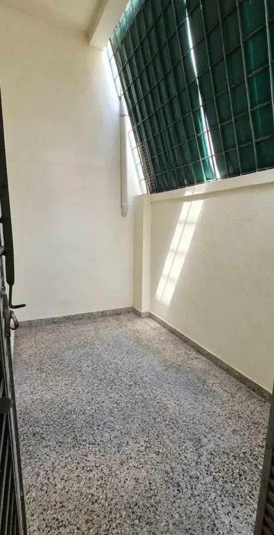 OPORTUNIDAD  PH a reciclar ZONA COMERCIAL 100m2 3