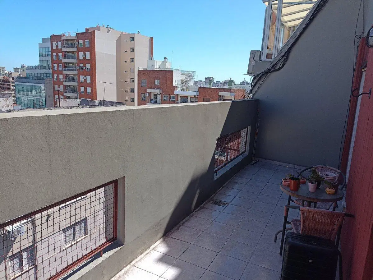 VENTA DEPARTAMENTO 2 AMBIENTES PISO ALTO C/ BALCON 2