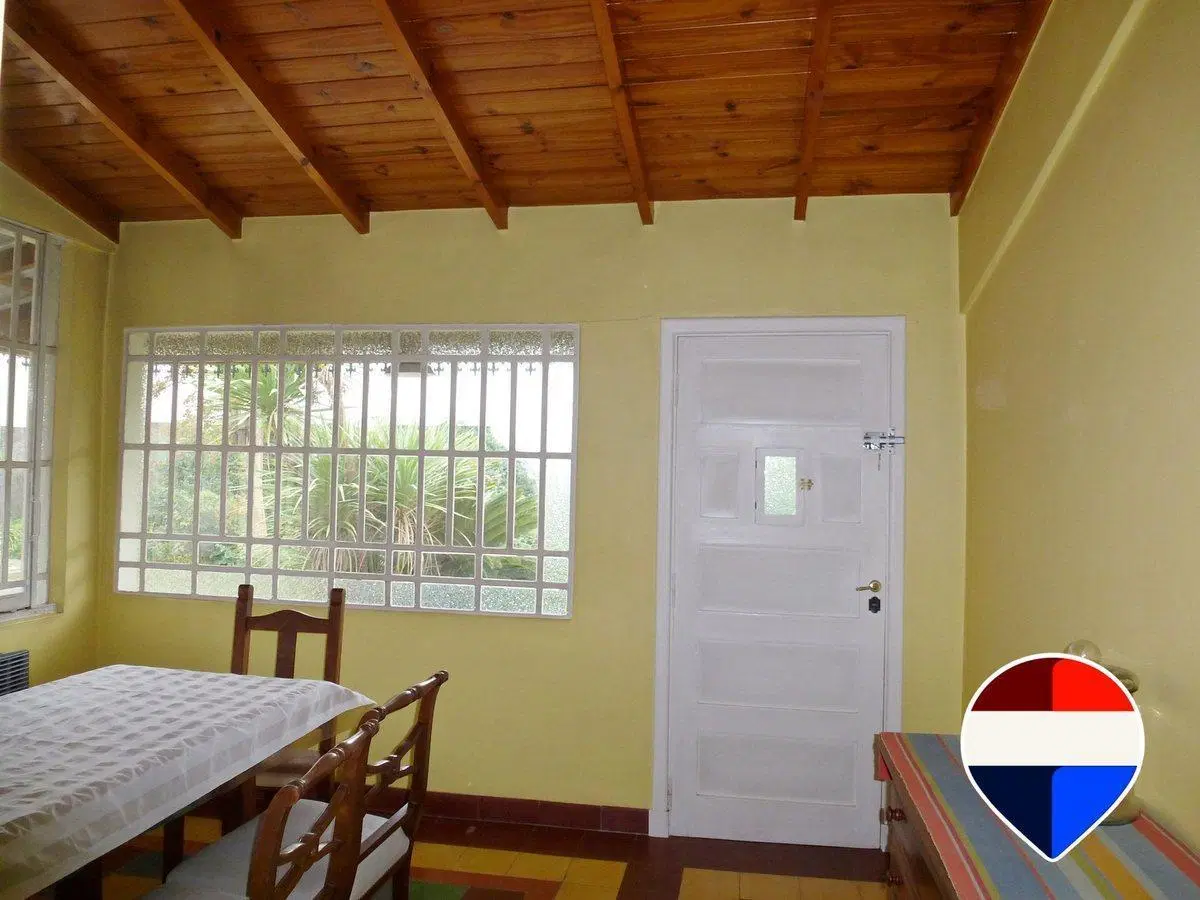 Casa DOS LOTES  oportunidad potencial constructivo 5
