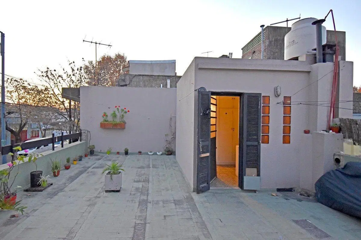 VENTA CASA  MULTIFAMILIAR EN ALBARIÑO 2162 CABA 3