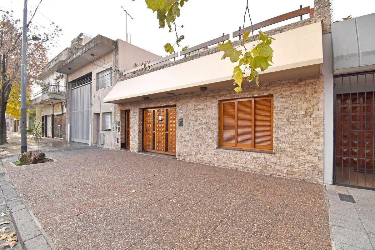 VENTA CASA  MULTIFAMILIAR EN ALBARIÑO 2162 CABA 5