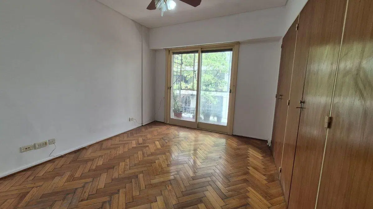 Venta 4 ambientes Recoleta Cochera y Dependencia 5