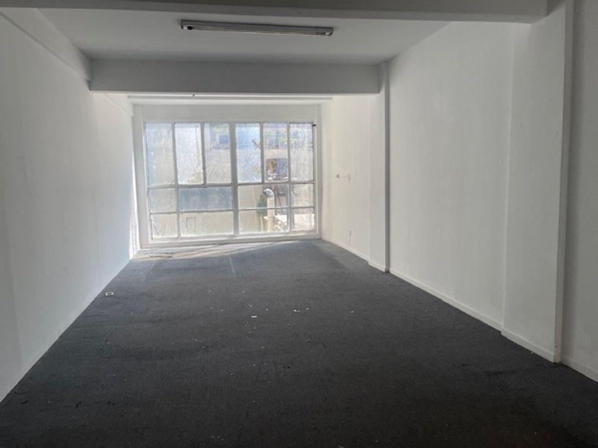 Foto de Venta Oficina Oportunidad Tte. Peron !600, imagen 3
