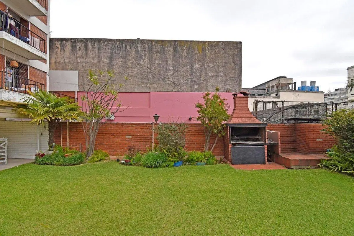 VENTA DEPARTAMENTO C/ JARDIN Y COCHERA EN RECOLETA 5