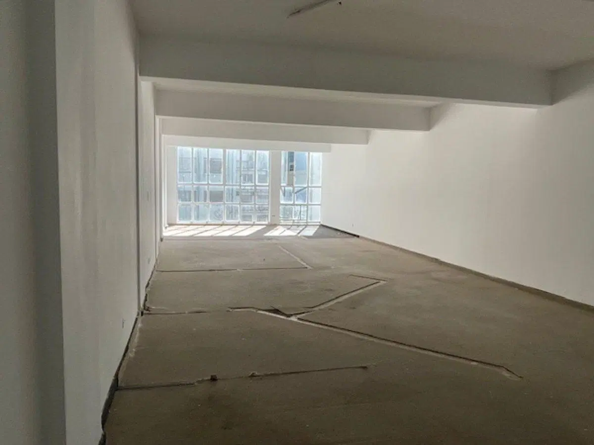 Venta Amplia Oficina en Lavalle 1600  San Nicolas 3