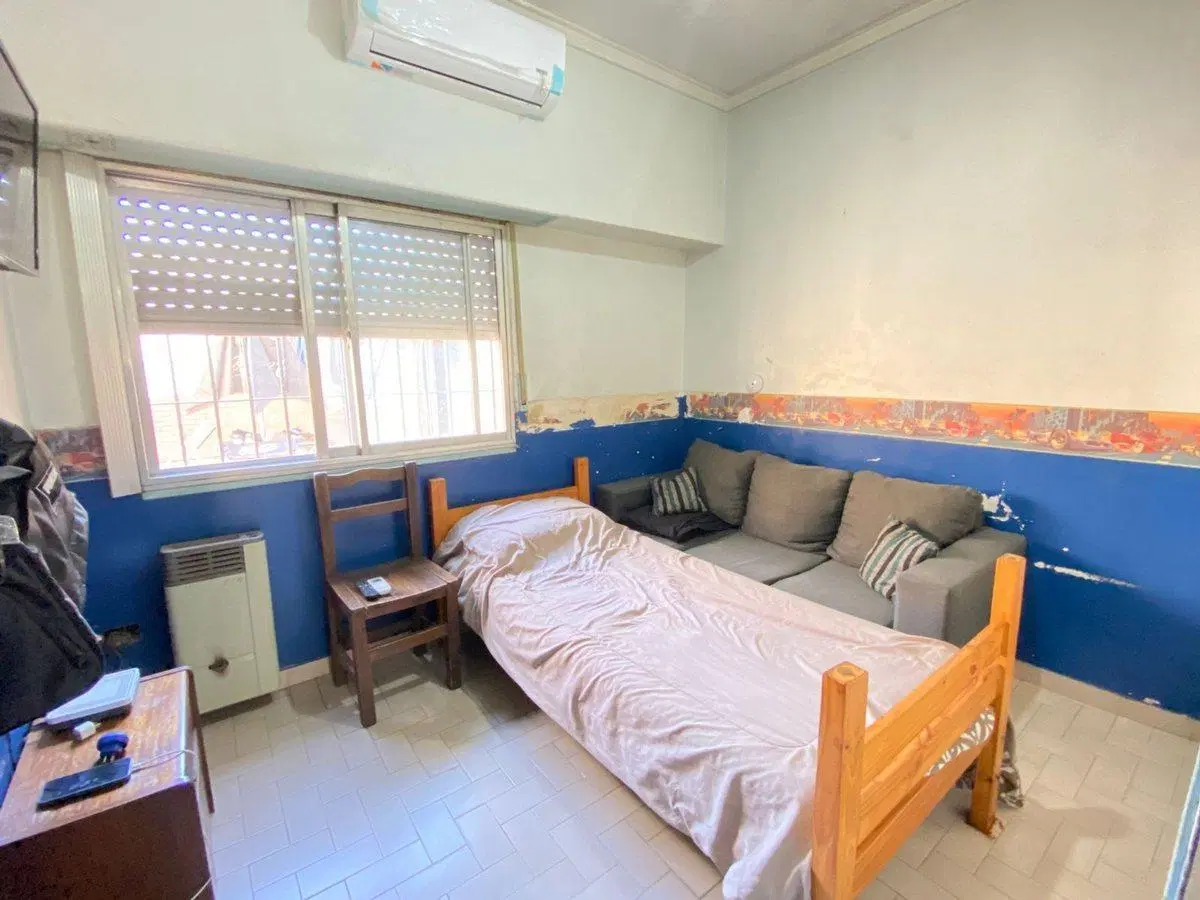 VENTA CASA C/ QUINCHO Y PATIO A METROS DE AV MITRE 2