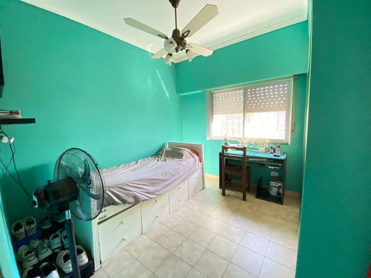 VENTA CASA C/ QUINCHO Y PATIO A METROS DE AV MITRE 4