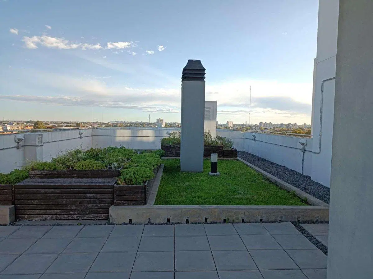 ALQUILER 4 AMBIENTES + COCHERA. 120 M2 EXP $91.000 5