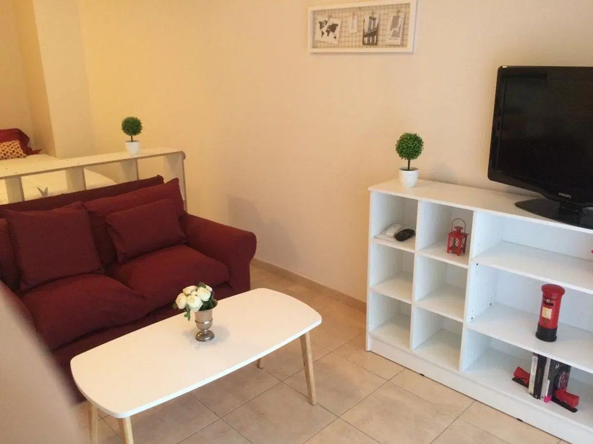 IMPECABLE MONOAMBIENTE EN LA MEJOR ZONA! 2