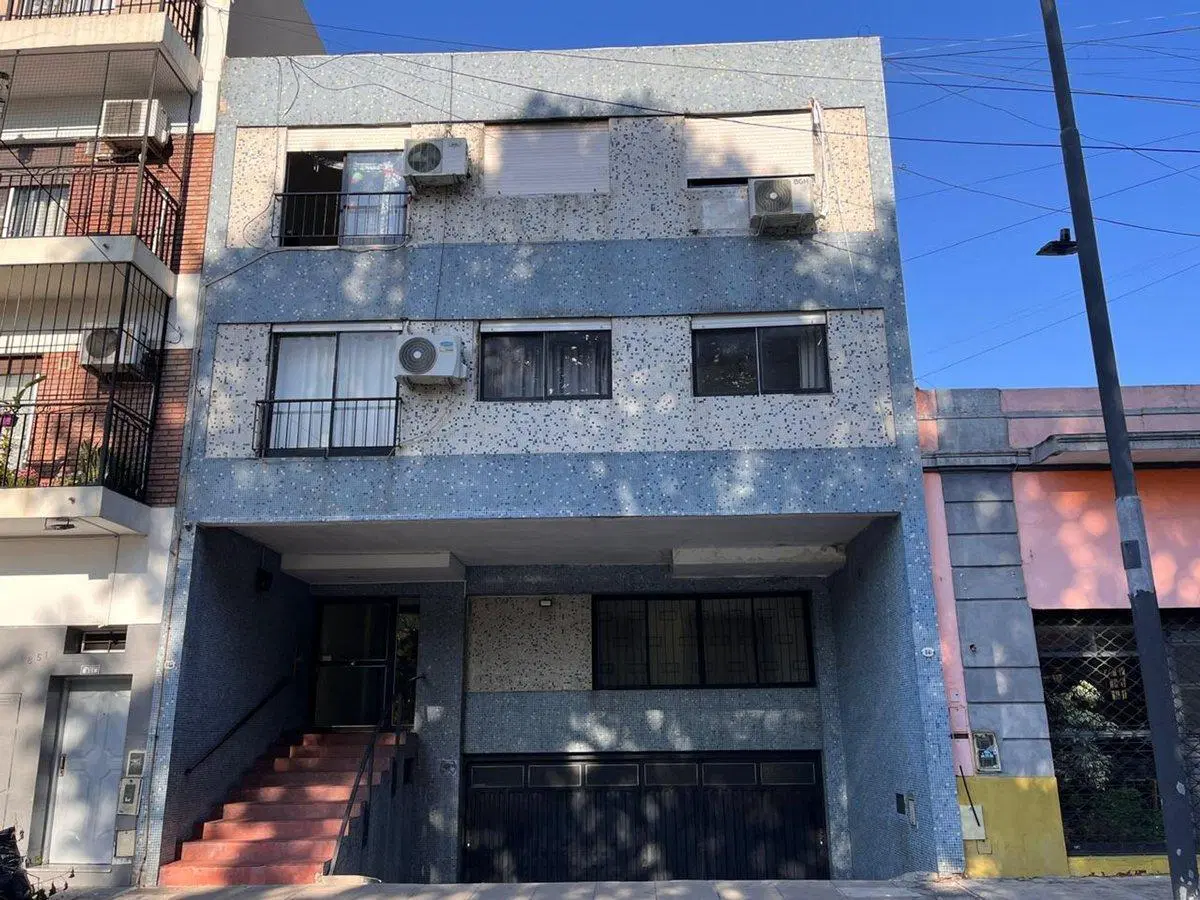 Dos Ambientes Patio y Cochera 4