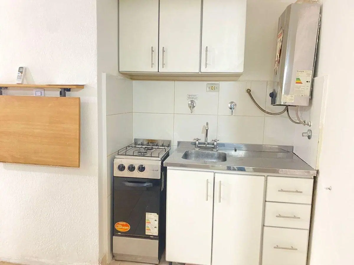 VENTA MONOAMBIENTE A METROS DE AV. 9 DE JULIO 4