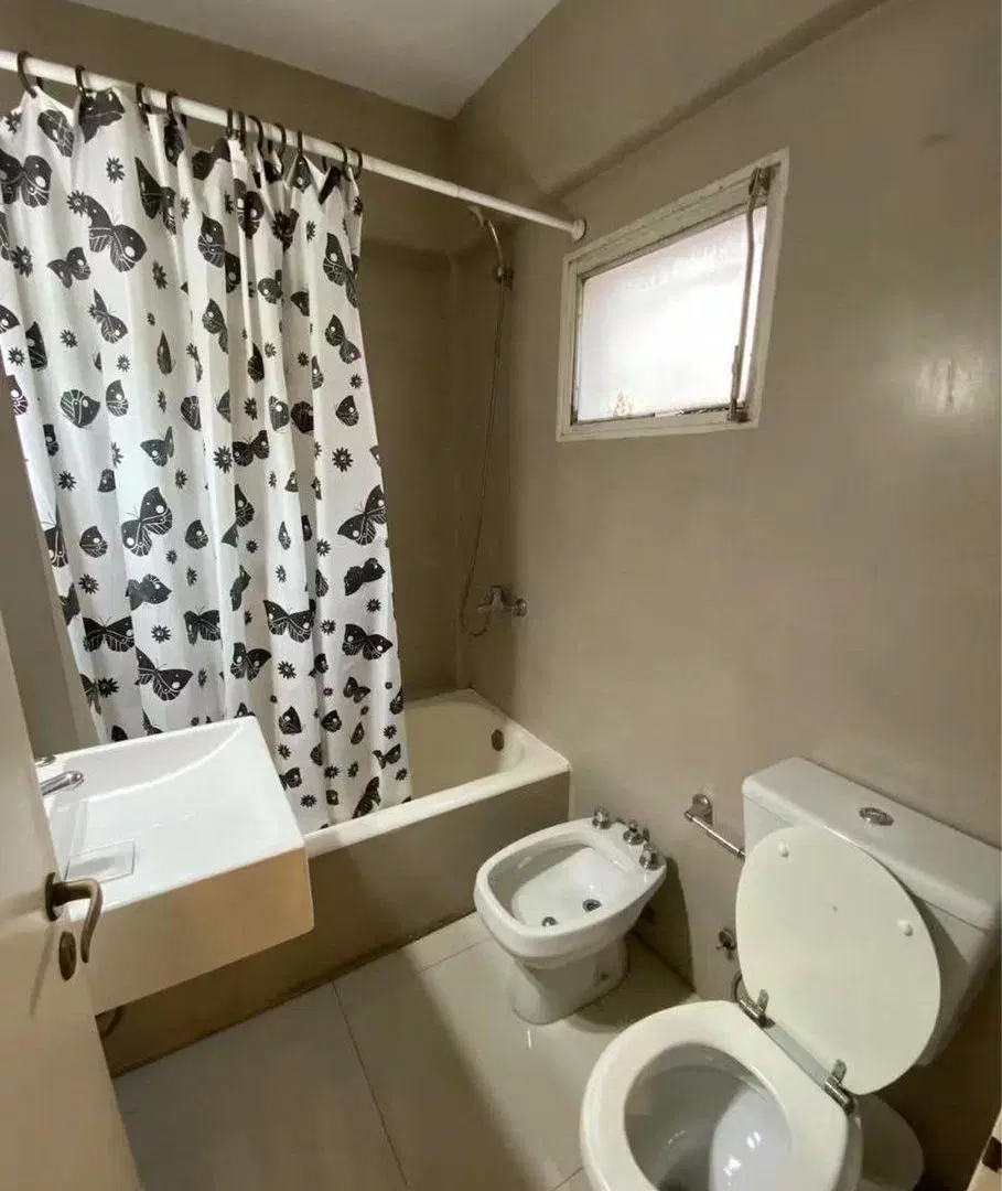 Práctico dos ambientes en Pacheco de Melo y Callao 6