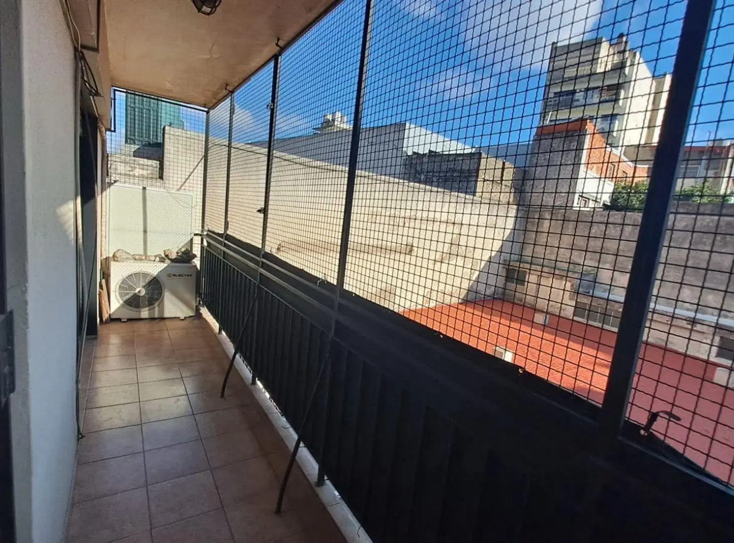 Dpto a reciclar de 3 ambientes en Parque Patricios 5
