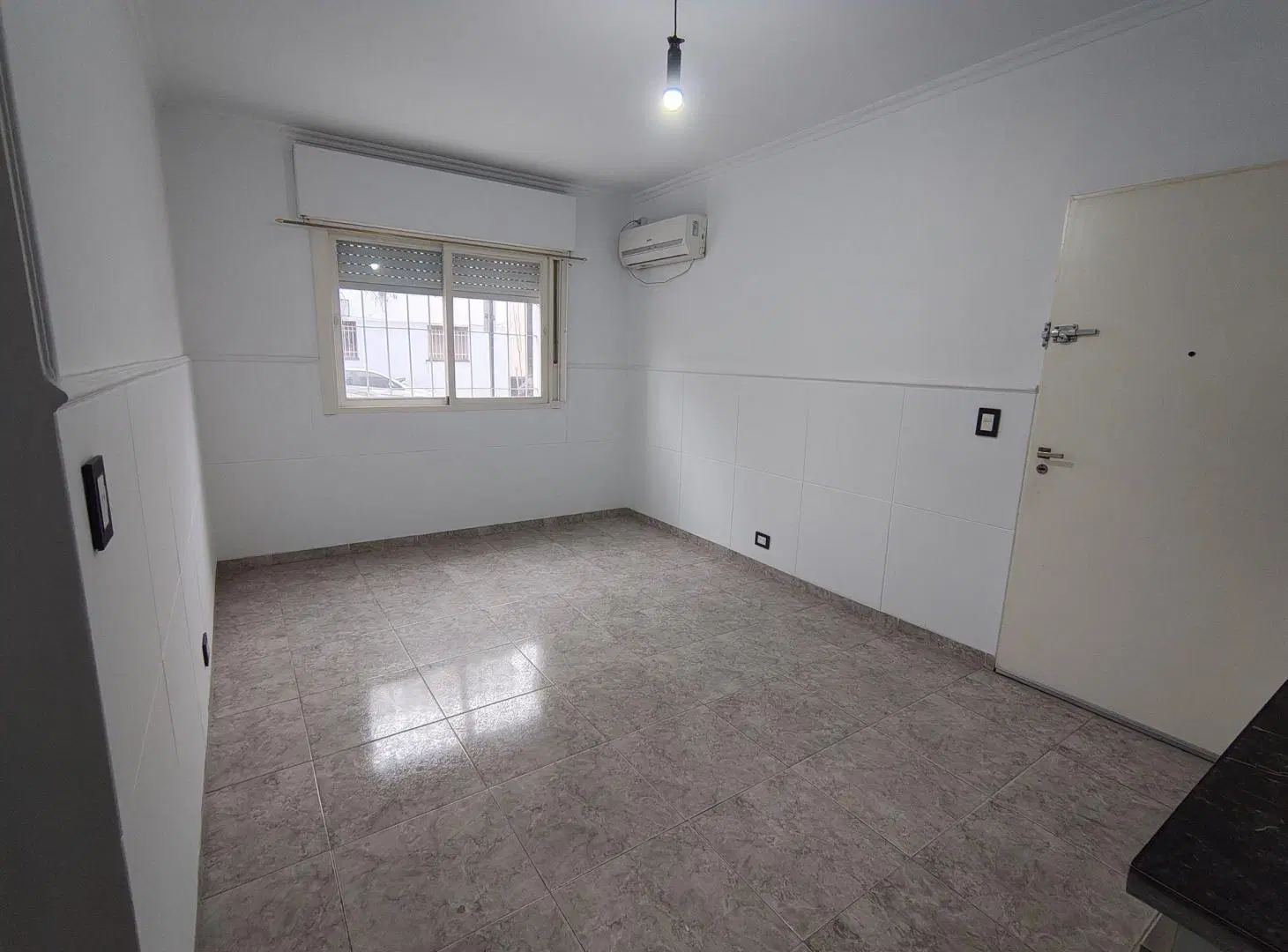 ALQUILER PH 2 AMB SERVICIOS DENTROEXPENSAS POMPEYA 2