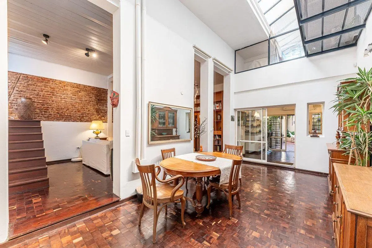 VENTA V CRESPO ESPECTACULAR CASA 300 M2 2 PLANTAS 5