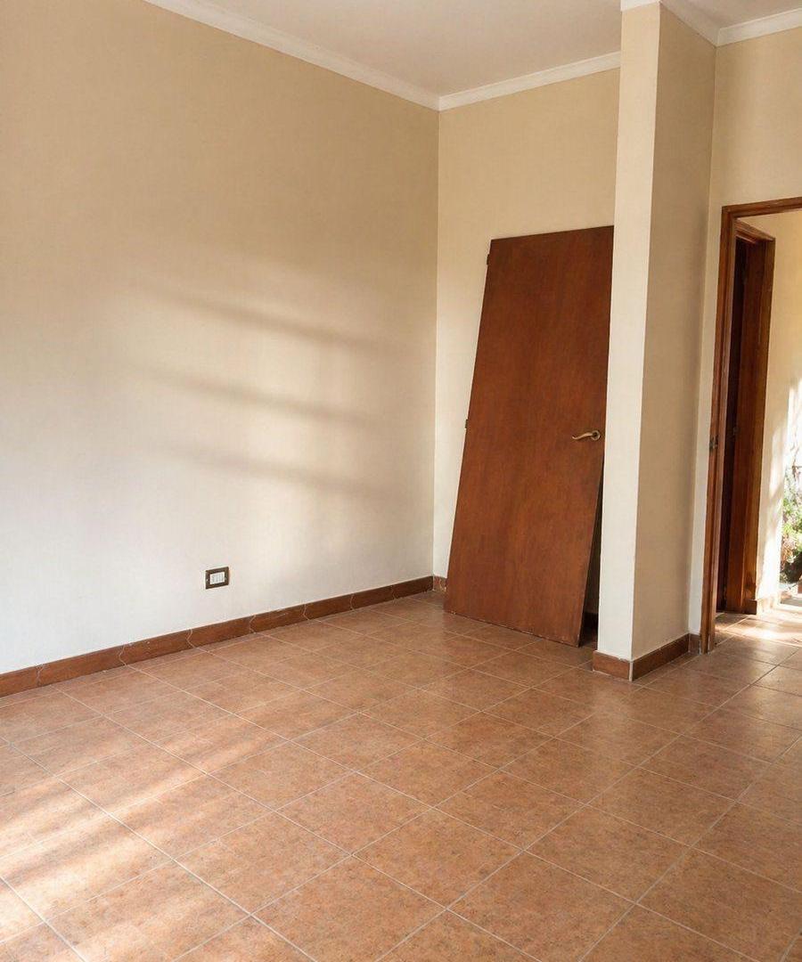 Foto de Casa en venta 4 dorm. calle 420 J. M. Gutierrez, imagen 5