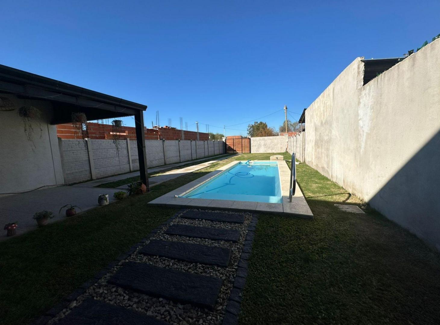 Foto de VENTA CASA CON PILETA EN SAN VICENTE, imagen 2