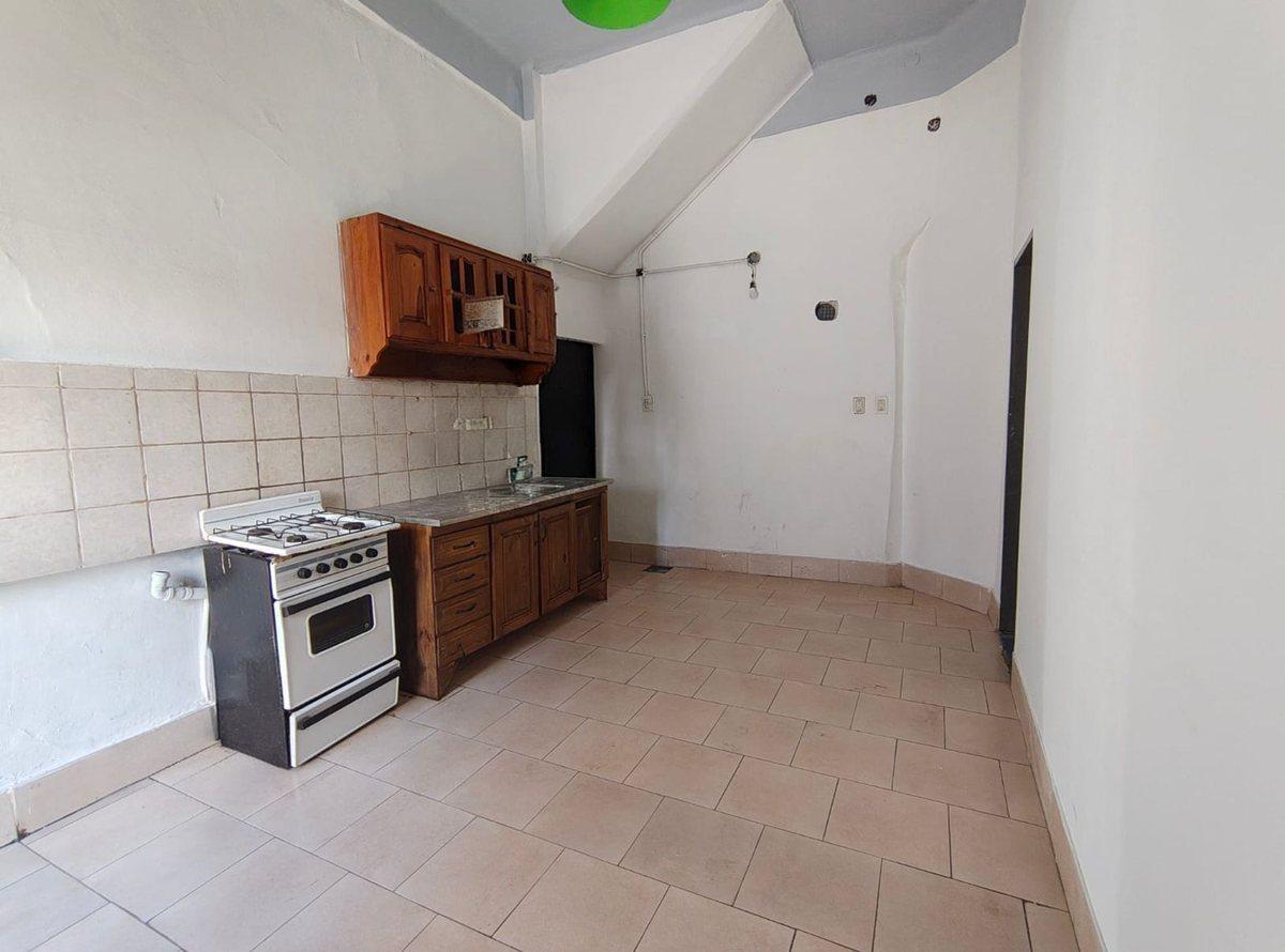 Foto de VENTA CASA 286 m2 BOCHINI 900 AVELLANEDA, imagen 2