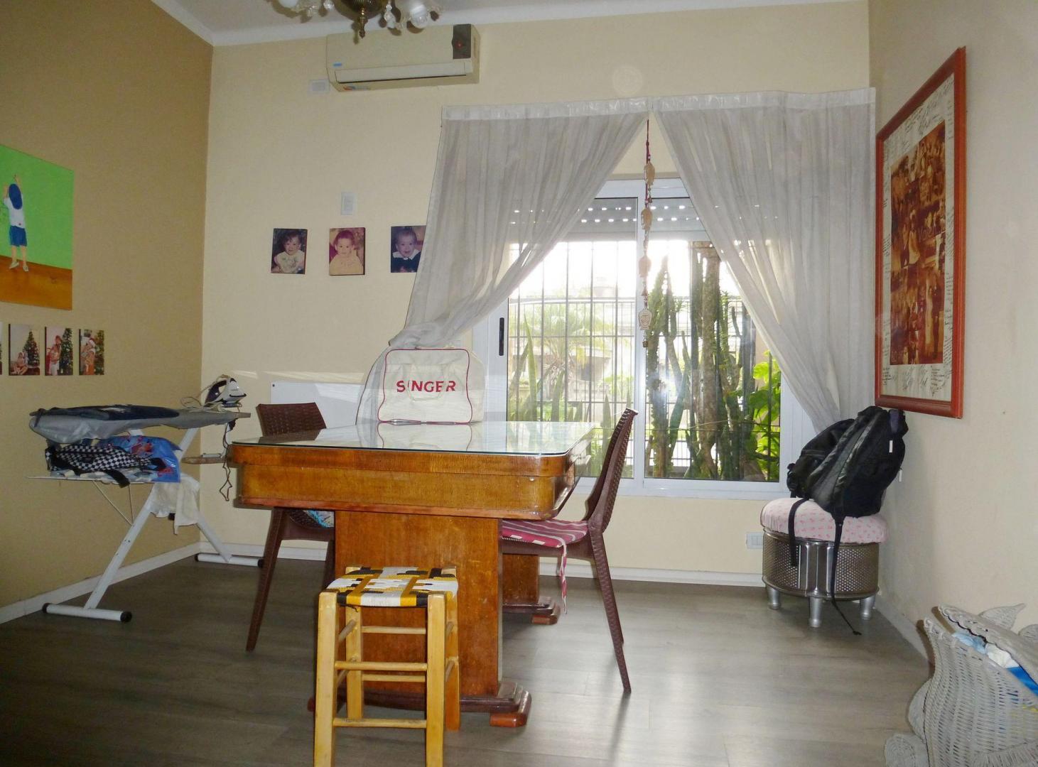 Foto de CASA 5 amb 2 plantas Cochera Lanus Oeste, imagen 3