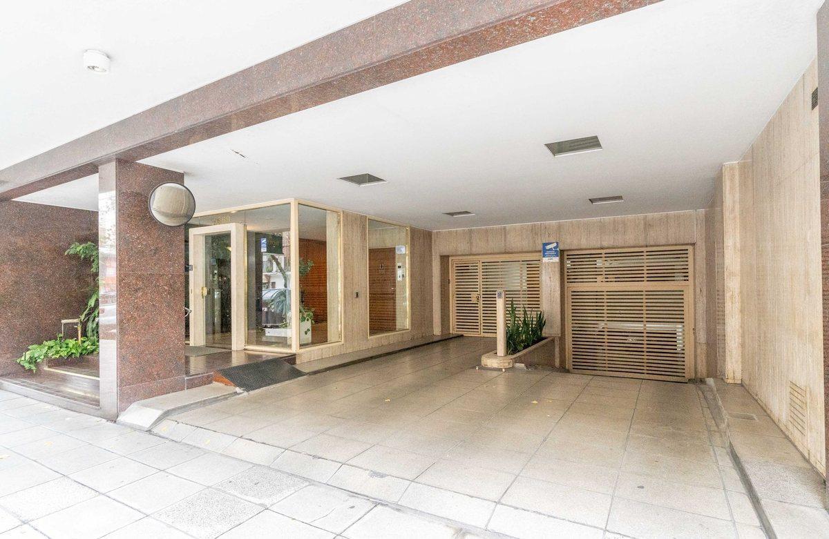 Foto de Venta de 3 ambientes + depencia + terraza propia!, imagen 4