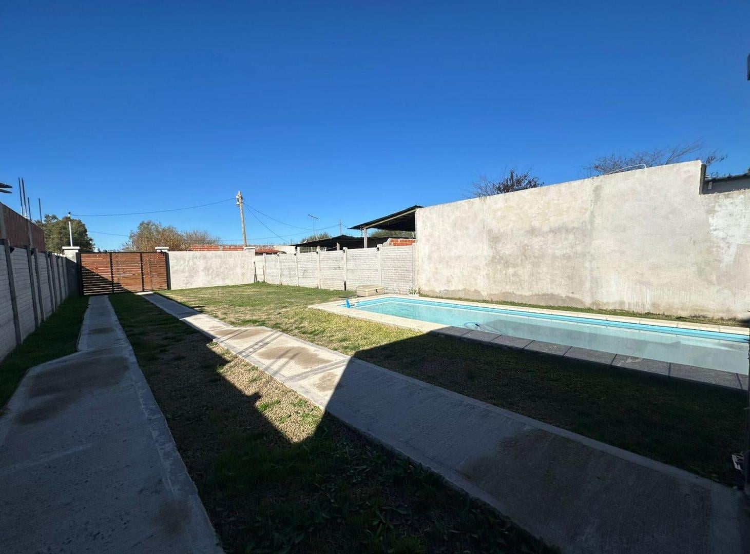 Foto de VENTA CASA CON PILETA EN SAN VICENTE, imagen 1