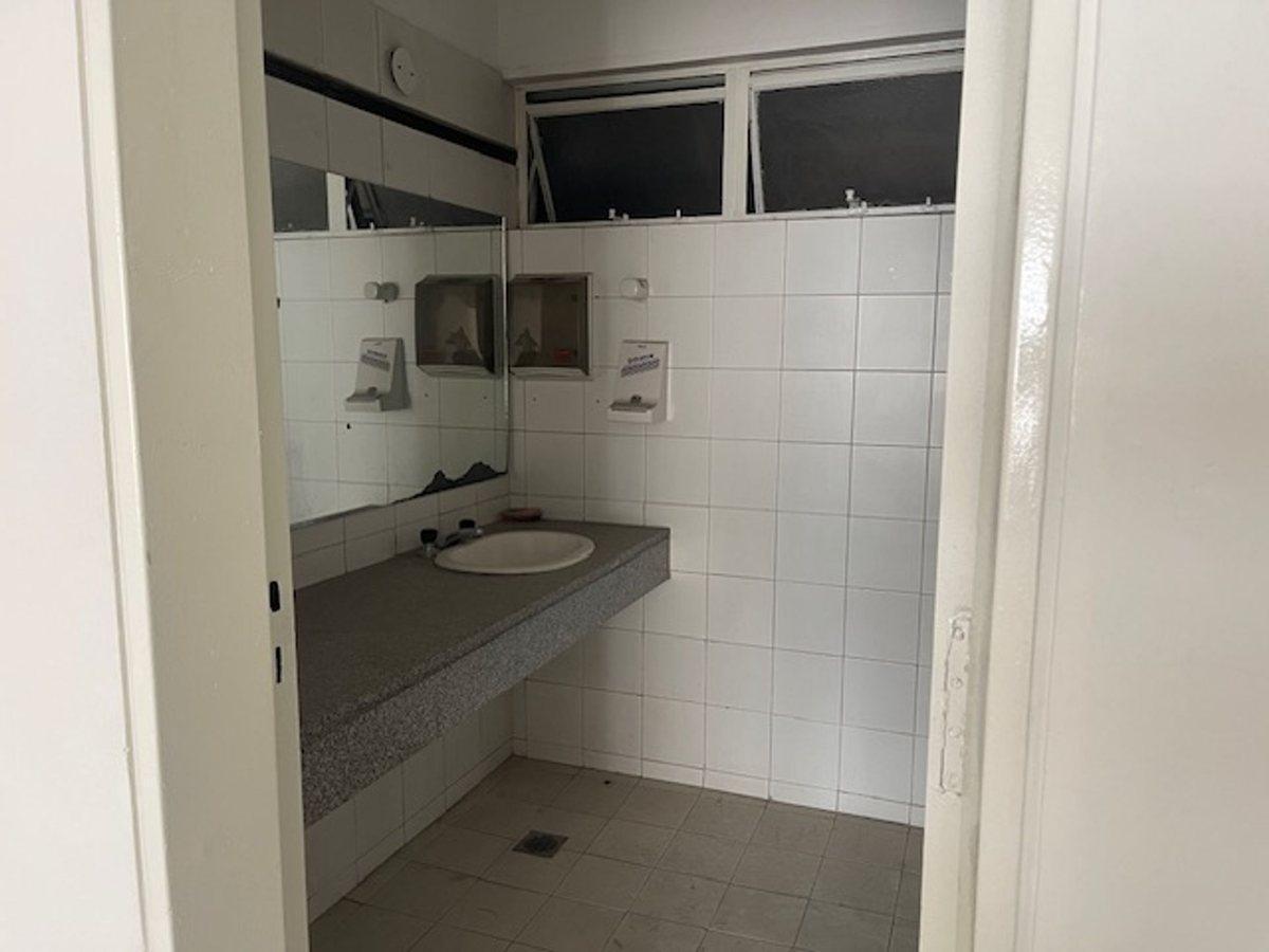 Foto de Venta Amplia Oficina en Lavalle 1600 San Nicolas, imagen 5