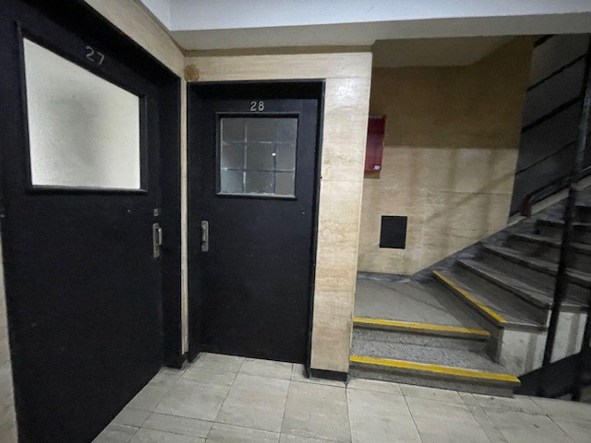 Foto de Venta Amplia Oficina en Lavalle 1600 San Nicolas, imagen 1