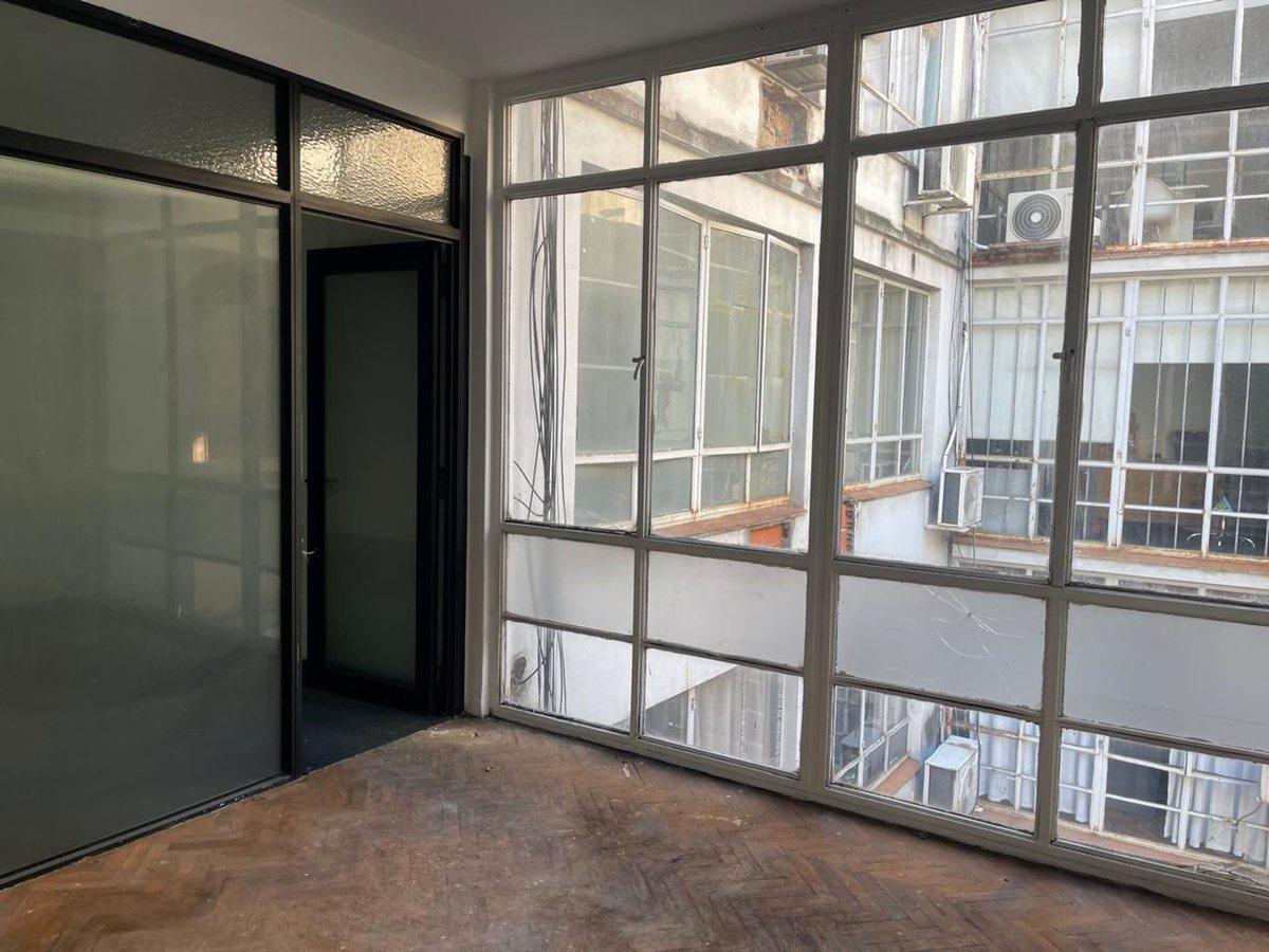 Foto de Venta Oficina Libertad 400 Gran Oportunidad, imagen 2