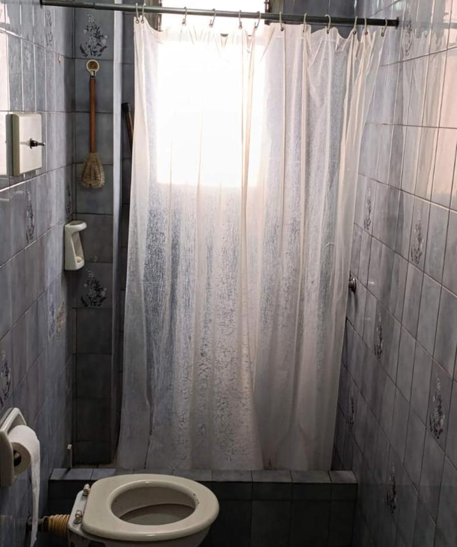 Foto de VENTA DEPTO 3 AMBIENTES CON CREDITO, a reciclar, imagen 4