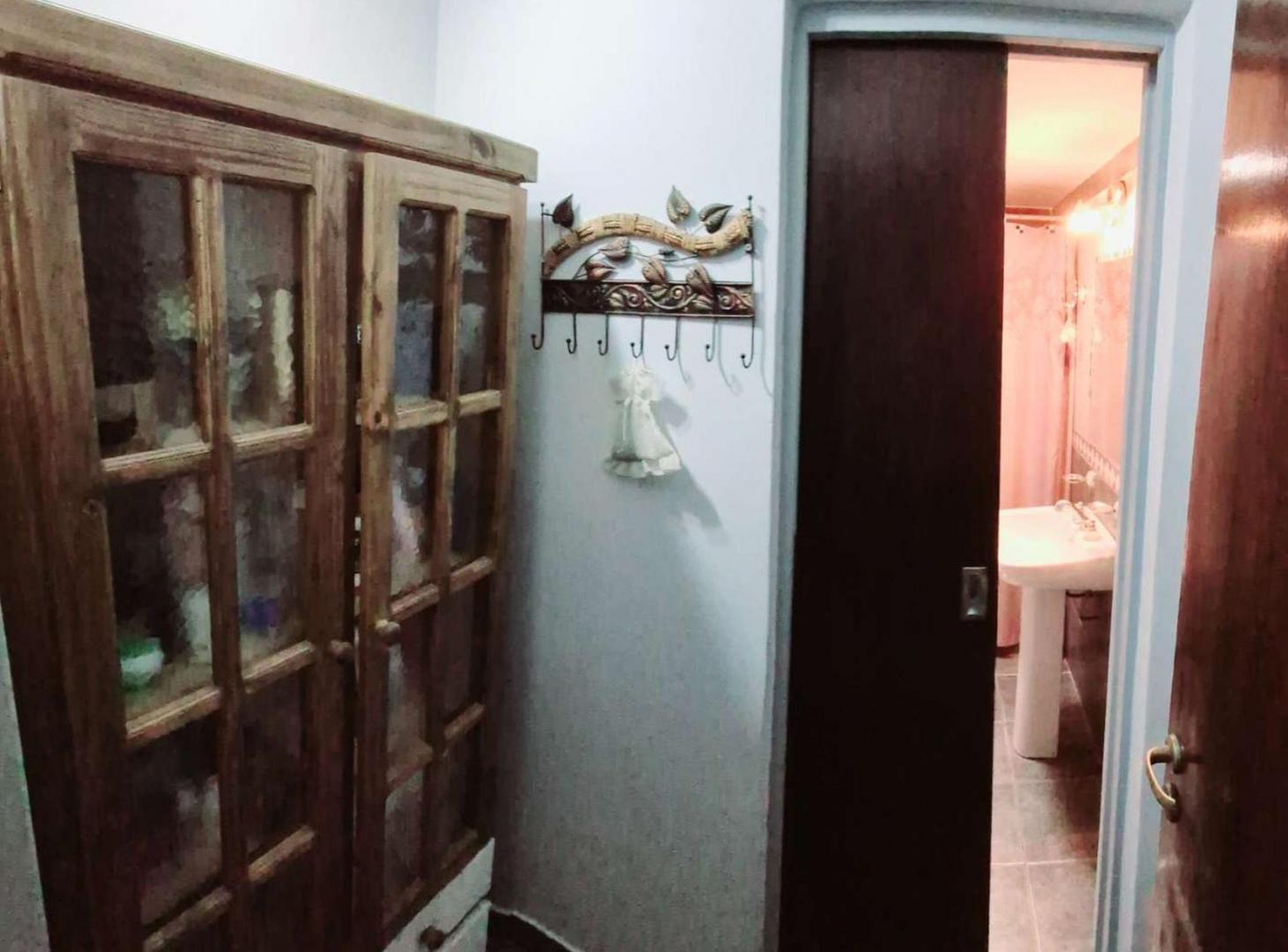 Foto de VENTA CASA 6 AMBIENTES +PILETA+JARDIN+COCHERAS, imagen 4