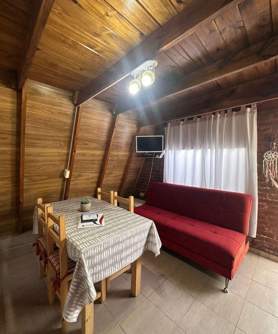 Foto de CASA ALPINA CON QUINCHO CERRADO Y PILETA, imagen 4