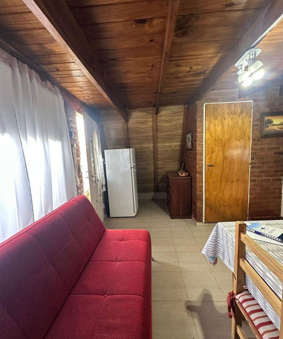 Foto de CASA ALPINA CON QUINCHO CERRADO Y PILETA, imagen 3