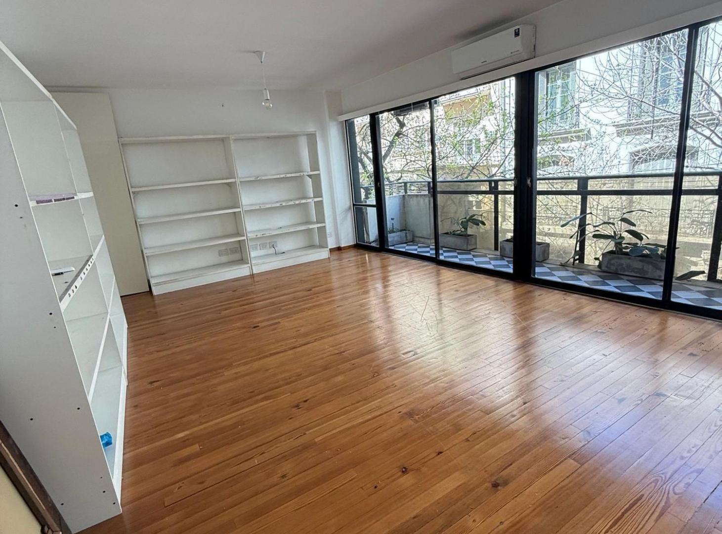 Foto de VENTA DEPTO 2 AMB EXC ESTADO C/PATIO EN RECOLETA, imagen 5