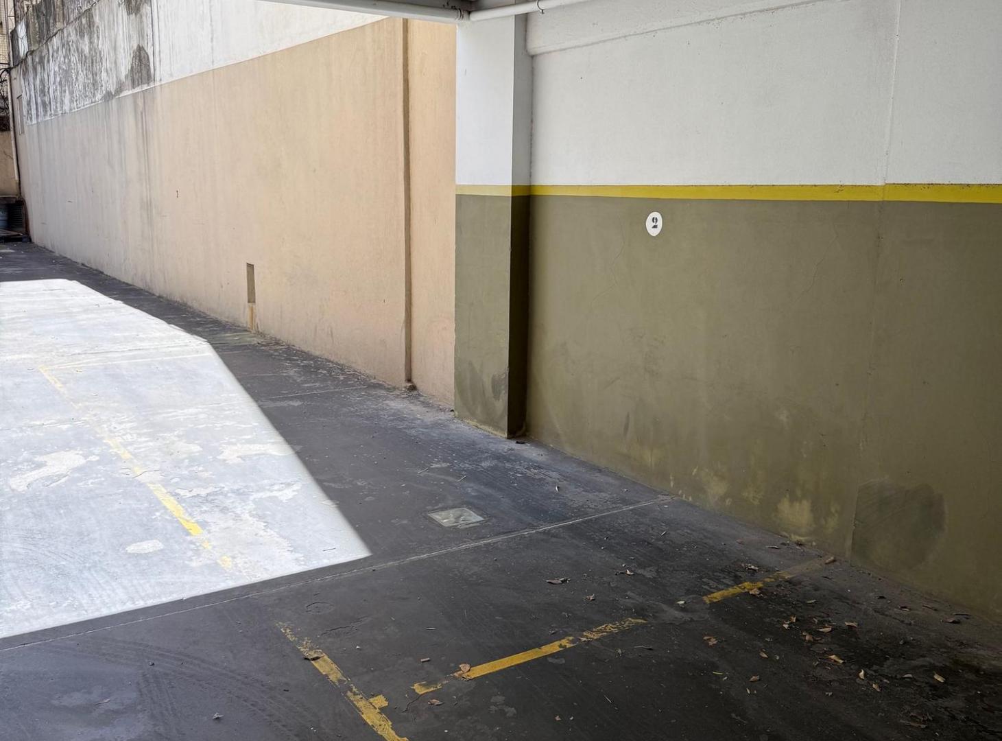 Foto de VENTA DEPTO 2 AMB EXC ESTADO C/PATIO EN RECOLETA, imagen 4