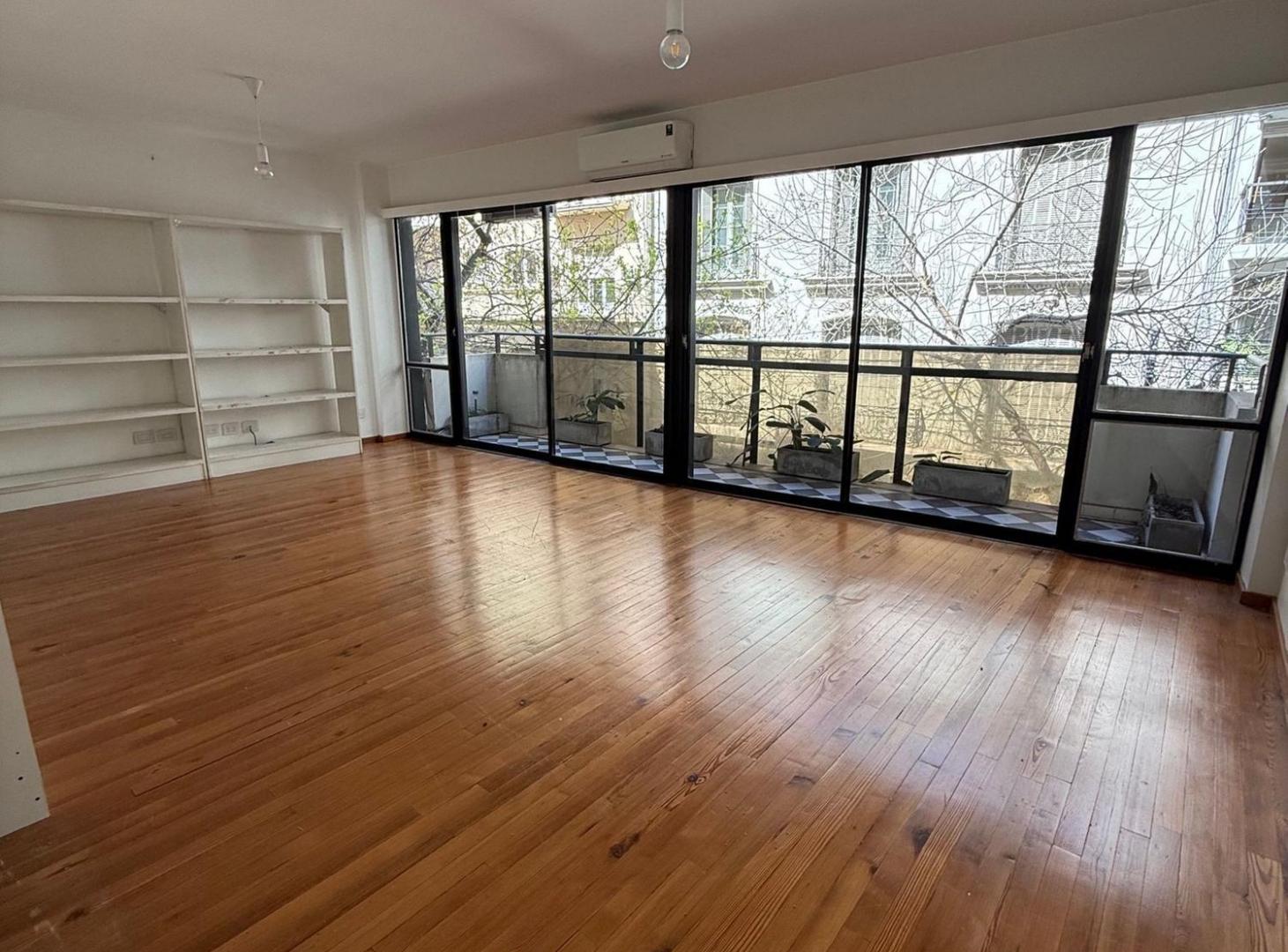 Foto de VENTA DEPTO 2 AMB EXC ESTADO C/PATIO EN RECOLETA, imagen 1