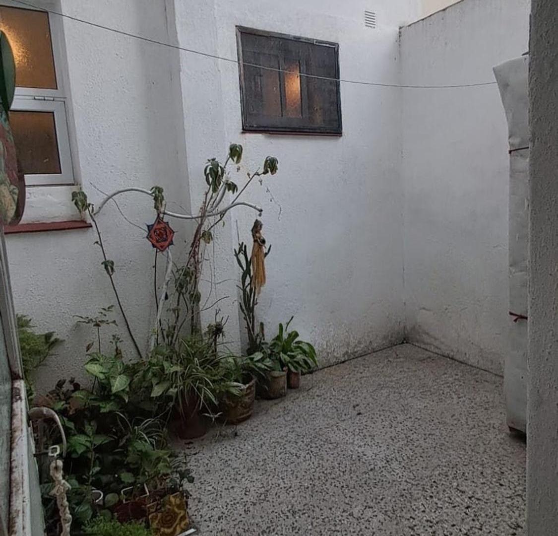 Foto de VENTA PH 2 AMB CON PATIO S/EXP EXC.UBICACION, imagen 1