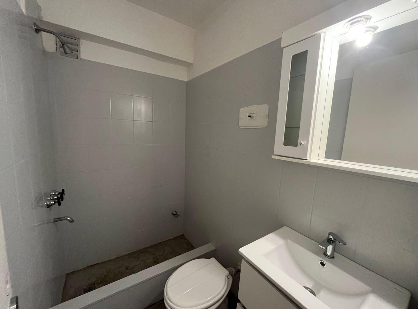 Foto de ALQUILER MONOAMBIENTE C/ BALCÓN Y ROPERO - CAÑITAS, imagen 4