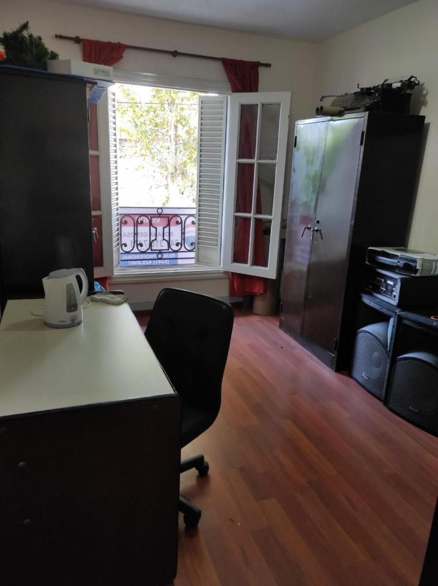 Casa en Venta Apta Para Institución Y/o Comercio 5