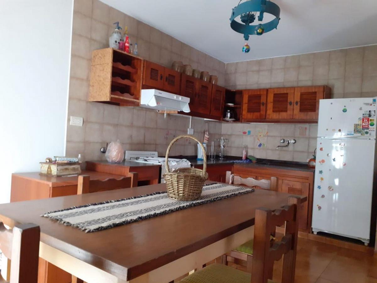 Casa Apta Dos Familias o Instituciones. Arroyito 3